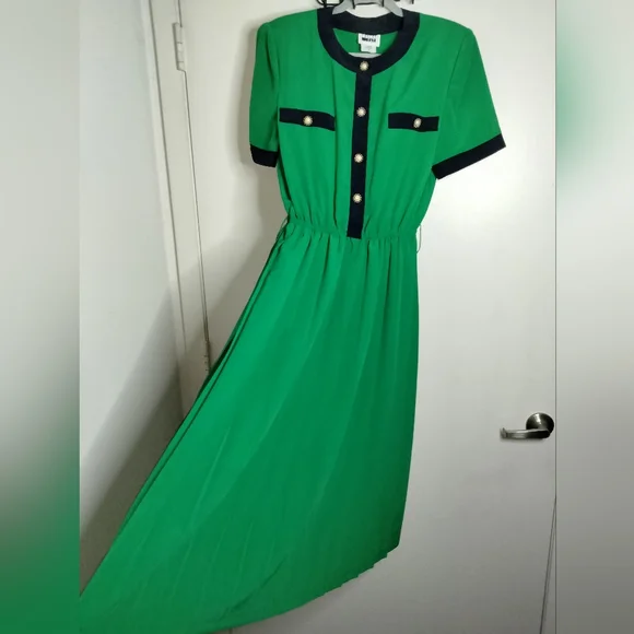Leslie Fay (Size 8) Vintage Green & Navy Trim Pearl Button SS Fit & Flare Dress - Picture 9 of 9